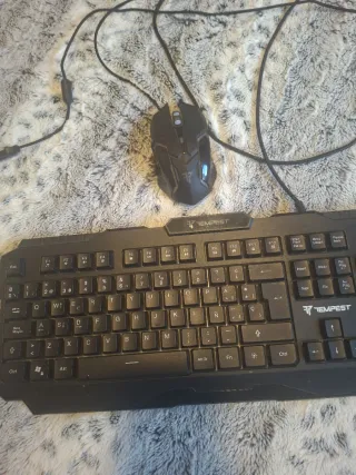 Teclado y Ratón Gaming Tempest RGB