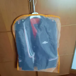 Traje de comunión niño azul y rojo, talla 10