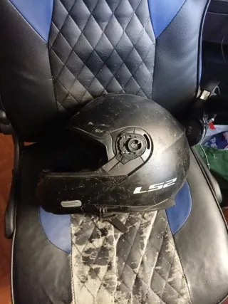 Casco de moto LS2 negro