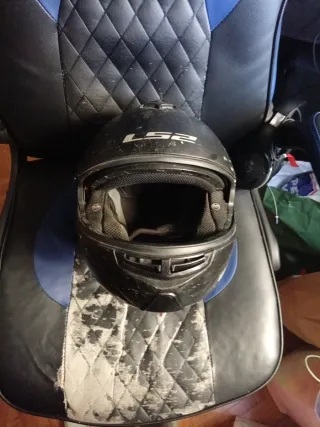 Casco de moto LS2 negro