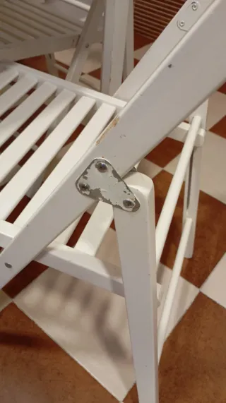 Conjunto mesa y cuatro sillas