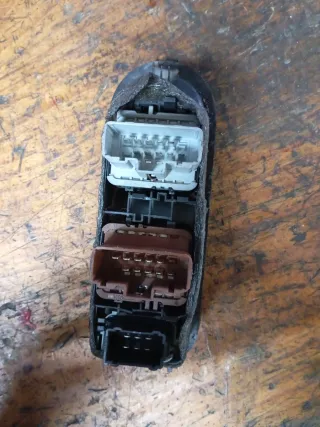 Mando Elevalunas Delantero Izq. Renault Megane II