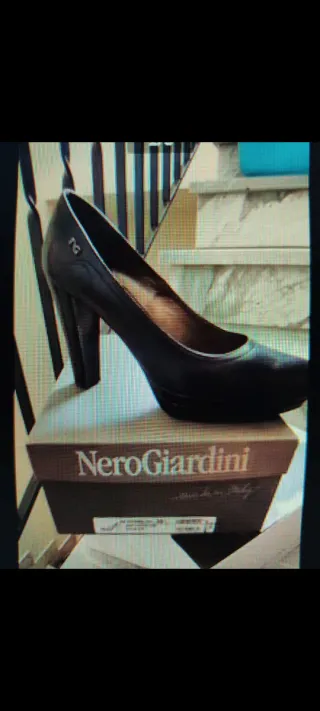 Scarpe Nero Giardini donna tacco alto nere