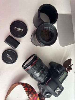 Cámara Canon EOS 5D Mark III + 2 objetivos