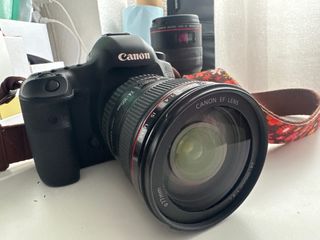 Cámara Canon EOS 5D Mark III + 2 objetivos