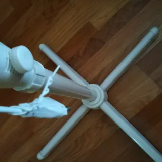 Ventilador de pie blanco usado 1 vez