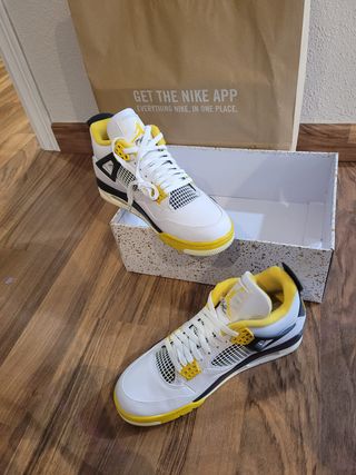 Nike Jordan Retro 4