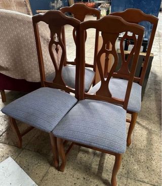 Juego de 4 sillas de madera