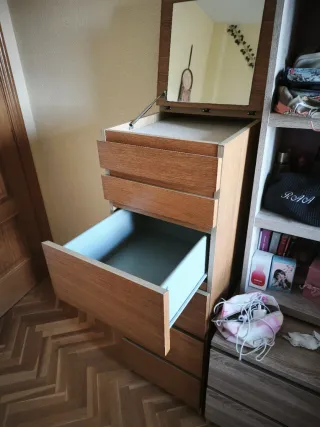 Cómoda de madera Ikea