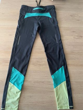 Mayas deportivas negras y verdes