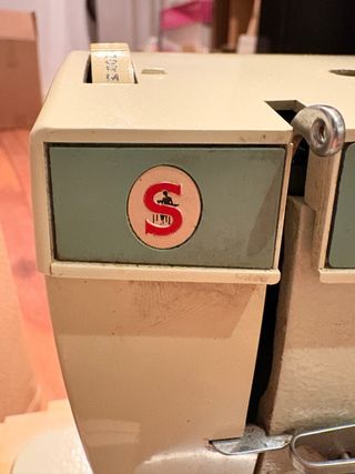 Máquina de coser Singer 258 vintage