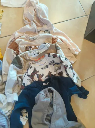 Lotto vestiti bimbo 12-18 mesi e 9-12
