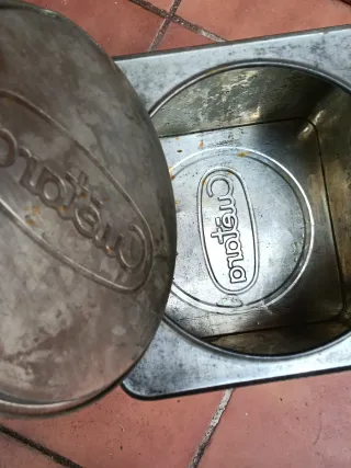 Lata antigua Cuétara