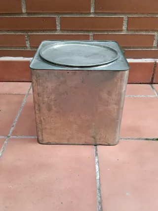 Lata antigua Cuétara