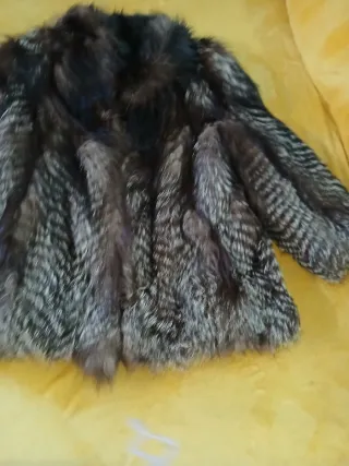 Abrigo de piel de zorro negro