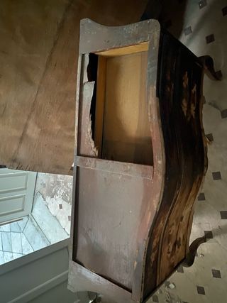 Cómoda antigua a restaurar