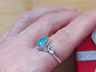 Anillo Plata y Esmeralda Facetada