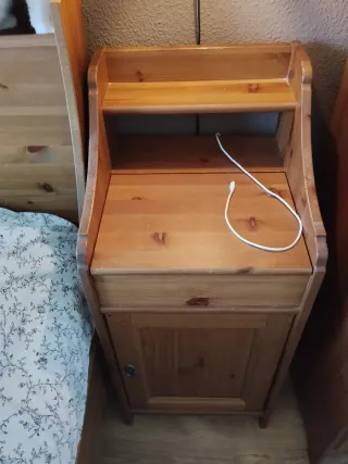 Comodino Leksvik Ikea in legno massello rustico