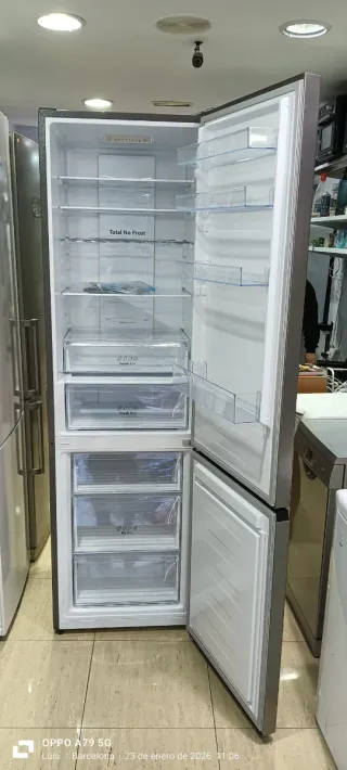 Nevera Combi Hisense no Frost energía A+SEMI NUEVA
