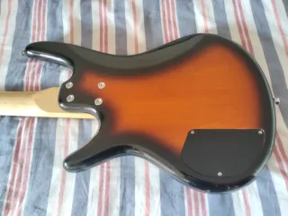 Bajo Ibanez SoundGear