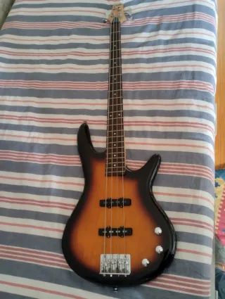 Bajo Ibanez SoundGear