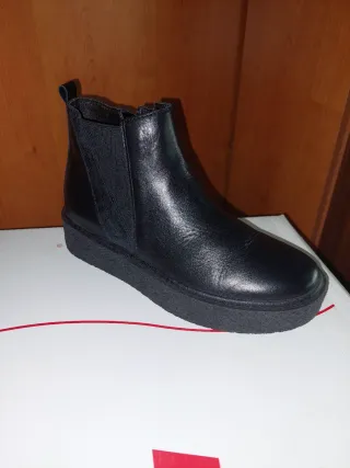 Stivaletto donna basso nero in pelle