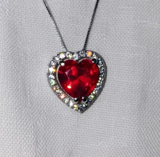 Colgante Corazón Rubí y Diamantes Oro 14k