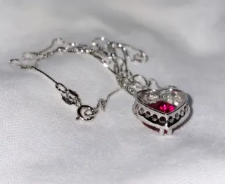 Colgante Corazón Rubí y Diamantes Oro 14k