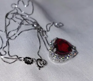 Colgante Corazón Rubí y Diamantes Oro 14k