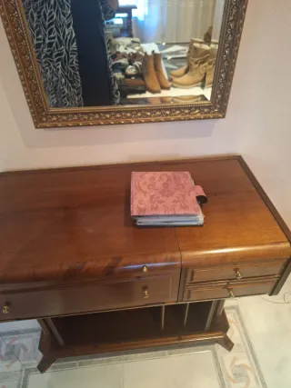 Tocadiscos Schneider con mesa y discos