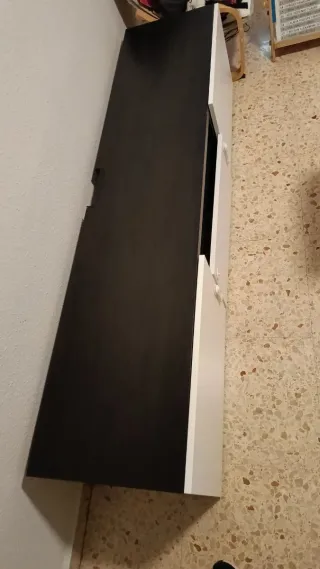 Mueble TV negro y blanco