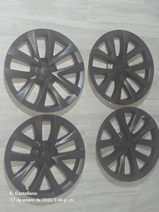 Tapacubos para Tesla