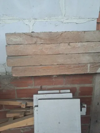 M. L. Tablones de obra de madera varios largos