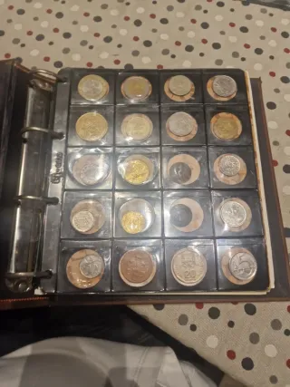 Álbum de monedas marrón