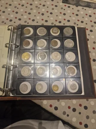 Álbum de monedas marrón