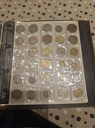 Álbum de monedas marrón