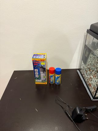 Acuario 50 con filtro y plantas con mesa