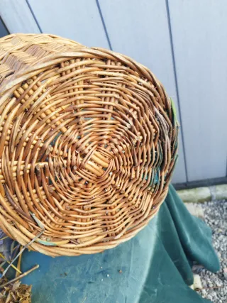 Cesto antiguo de mimbre