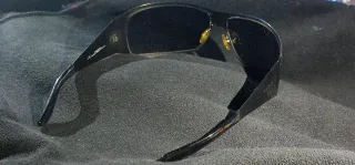 Gafas de sol Gucci negras y plateadas