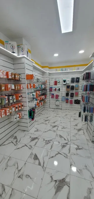 Tienda de Telefonía Móvil y Accesorios -Traspaso.