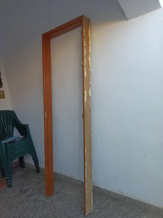 Premarco de puerta de madera.