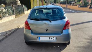 Toyota Yaris 2007 con solo 64000