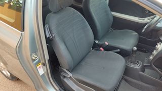 Toyota Yaris 2007 con solo 64000