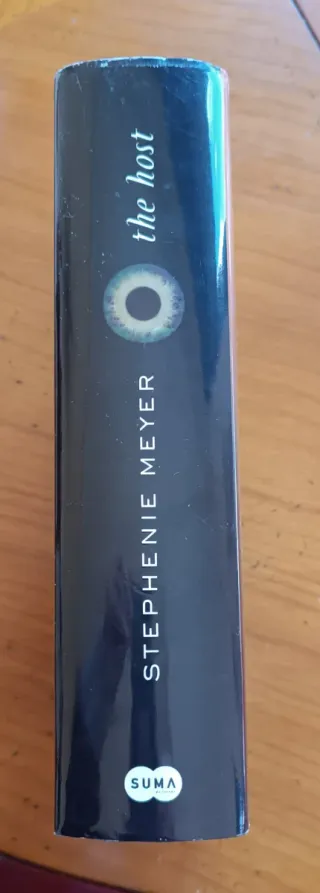 La huésped (The host) (Spanish Edition)