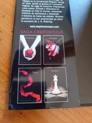 La huésped (The host) (Spanish Edition)