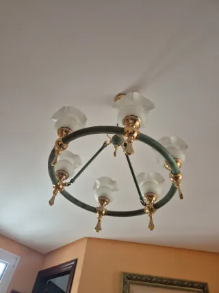 Lámpara de pared dorada y azul