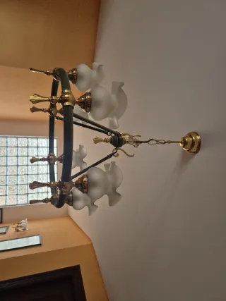 Lámpara de pared dorada y azul