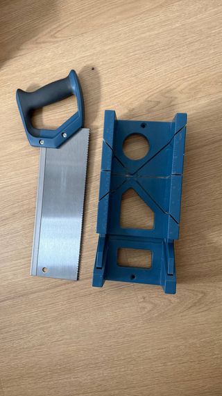 Sargento de inglete con sierra