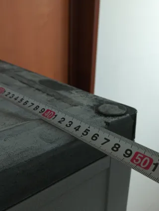 Armario de plástico negro y gris