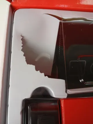 Consola Atari 200+ Retro con embalaje roto.